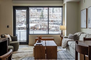 TV - Lift 305 - Ski-In/Ski-Out (Park City)