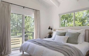 Travel cot, WiFi, bed sheets - West Shore Waterview, (walk to lake & North Bay!) (Lake Arrowhead)