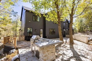 Terrace/patio - The Stillwater Estate (short walk to lake!) (Lake Arrowhead)