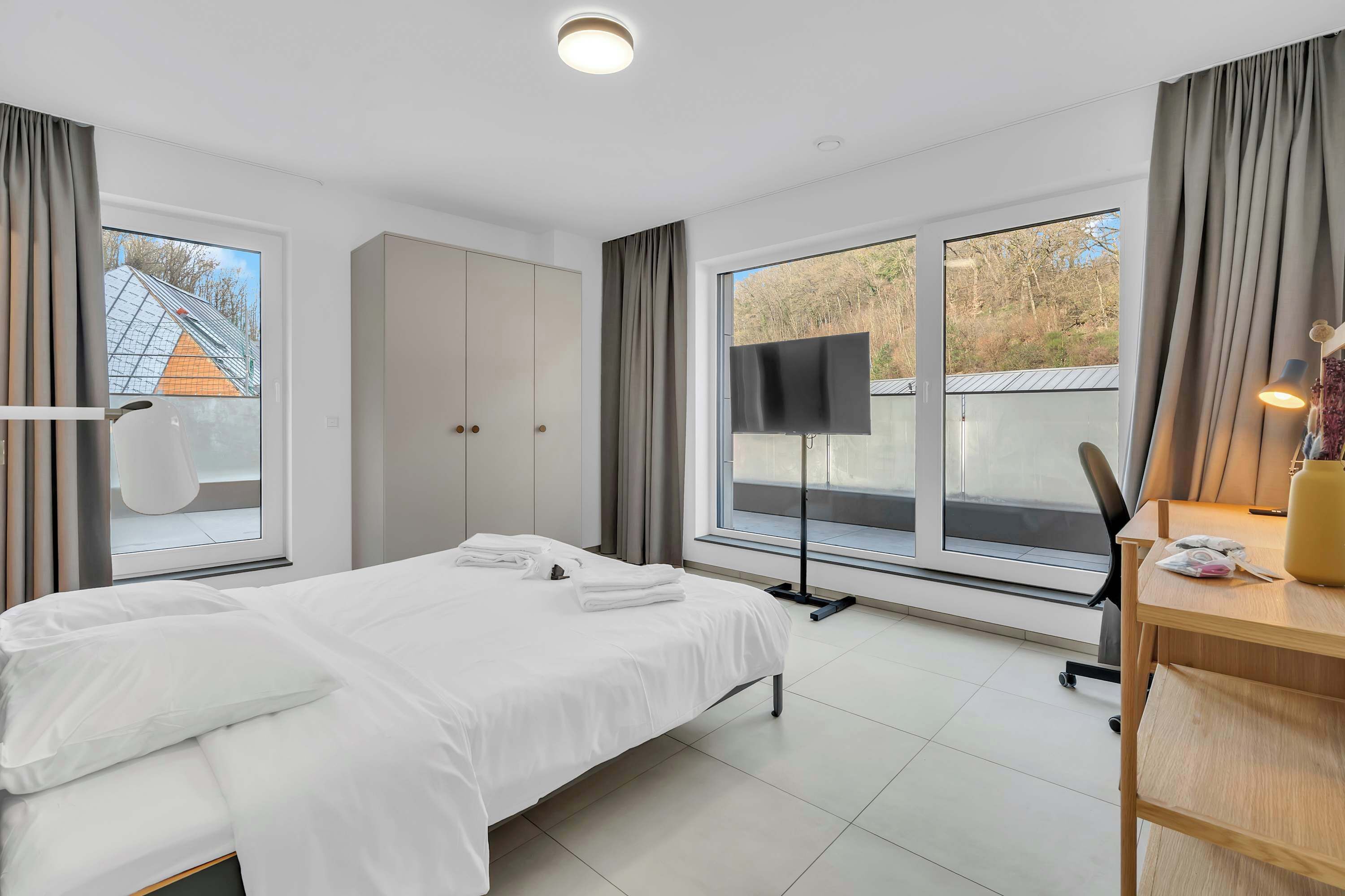 1 bedroom, desk, iron/ironing board, WiFi
