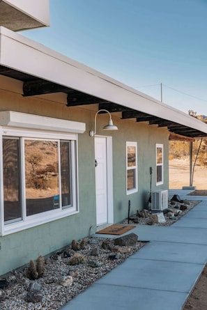 Front walkway along the home - Pipes Canyon Retreat · 2 Homes, 10 Acres, Hot Tubs (Yucca Valley)