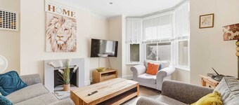 Peaceful 4-bed Home in Aylesbury