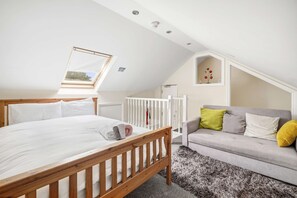 House | 4 bedrooms, Internet - Peaceful 4-bed Home in Aylesbury (Aylesbury)