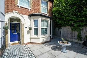 House | 4 bedrooms, Internet - Peaceful 4-bed Home in Aylesbury (Aylesbury)