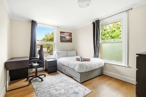 House | 4 bedrooms, Internet - Peaceful 4-bed Home in Aylesbury (Aylesbury)