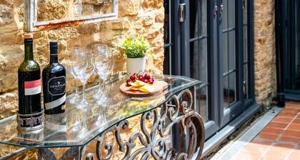 Charming Two Bedroom Cottage in Chipping Norton