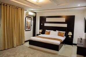 WiFi - The Luxe Stay, 2 Bed Room Apartment (Lagos)