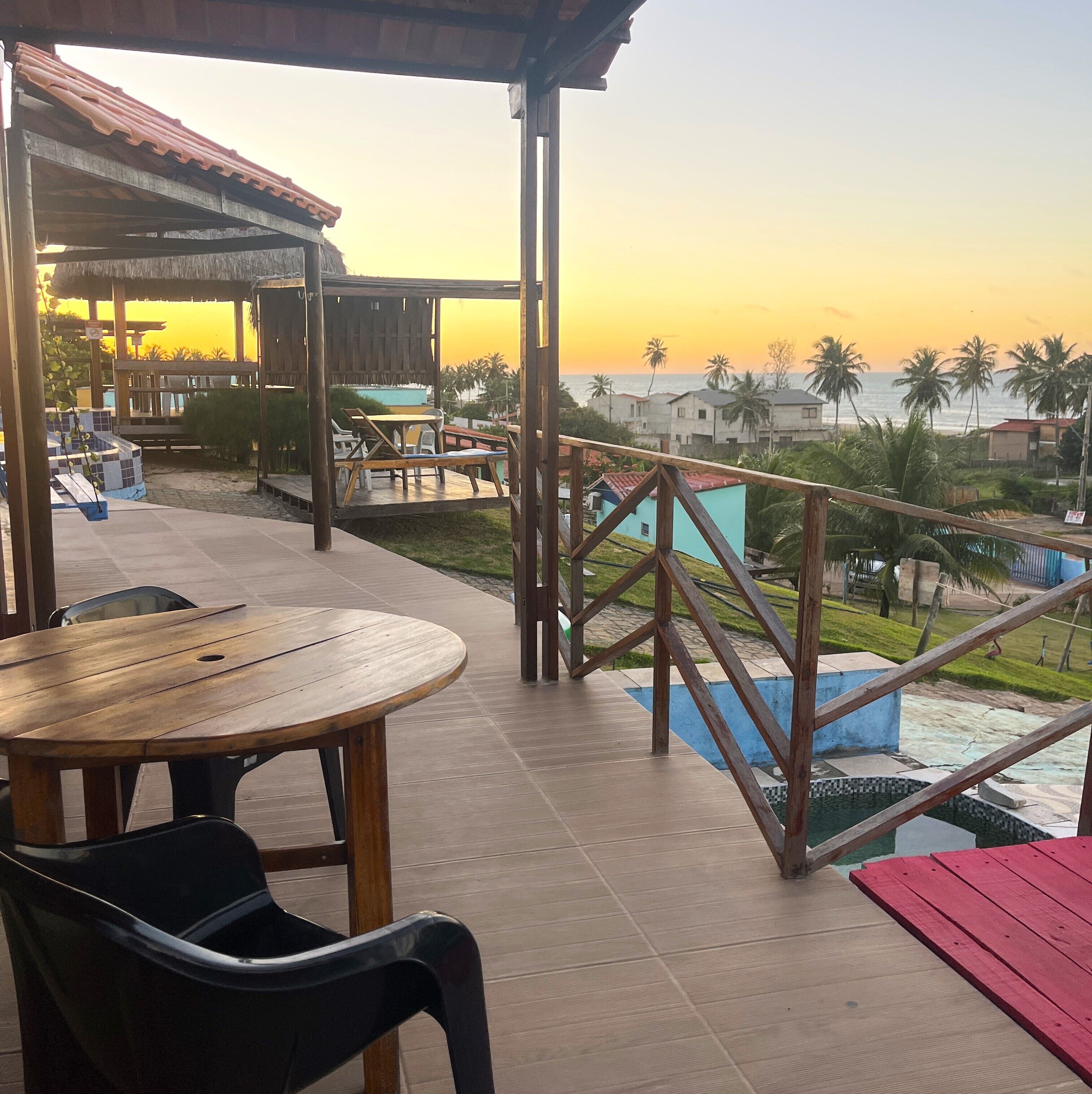 4 outdoor pools