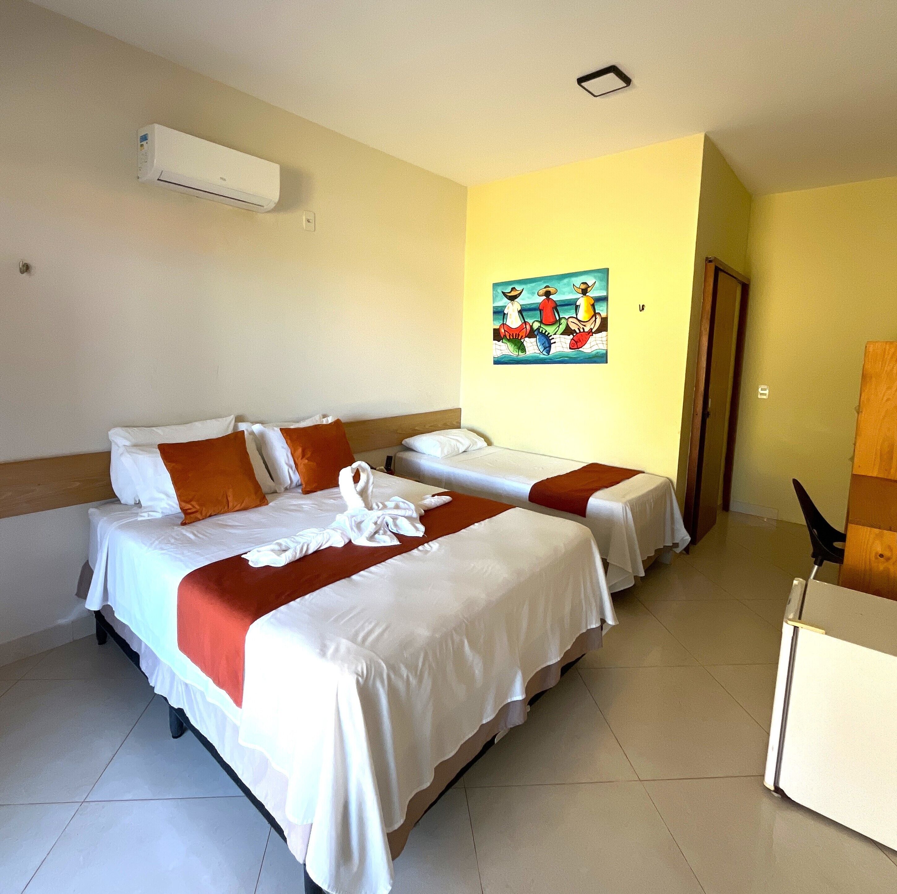 Triple Room, Garden View | Meja, Wi-fi percuma 