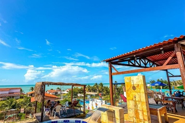 4 outdoor pools