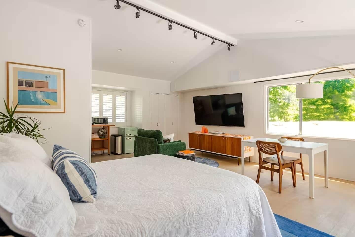 1 chambre, fer et planche à repasser, Wi-Fi gratuit, draps fournis
