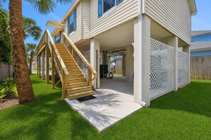Exterior - Steps to Beach | Walk to Pier, Restaurants & Nightlife | Near Downtown & Amphitheatre (St. Augustine)