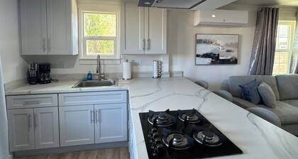 Cozy 1-bedroom townhome in lovely Bishop with AC