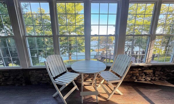 Dining - Lake of Egypt Waterfront Retreat: Deep Water Docks, Firepit & Kayaks (Goreville)