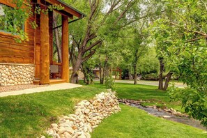 Property grounds - KBM Resorts | Timber Wolf Lodge | Walk to Canyons Cabriolet, Fireplace, BBQ, Aspens and Creek, Parking! TWL-12c (Park City)