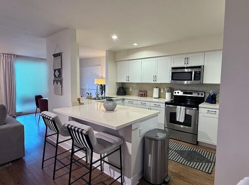 Waterfront Marina Retreat w/ Sauna• Walk to Beach