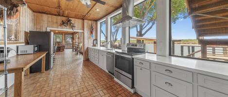 Fridge, microwave, oven, coffee/tea maker