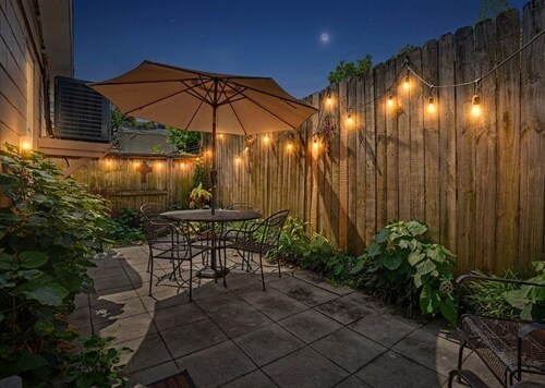 Jones Street and Troup Square Adjacent- 2 bed cottage - Pet Friendly