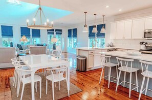 Interior - 🦩Book Me Baby! Cottage By The Sea at Sandestin Resort🦩 (Miramar Beach)