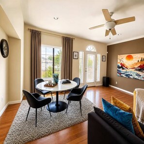 Interior - FIFA Galleria Loft | 3BR | Near Downtown (Houston)