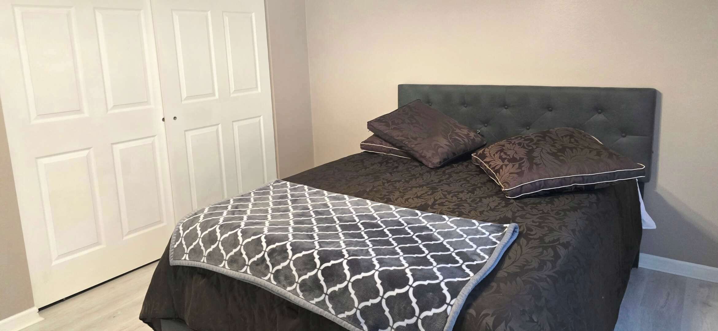 3 bedrooms, desk, iron/ironing board, WiFi