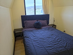 2 bedrooms, WiFi (free), bed sheets