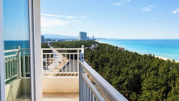 Family Twin Room, Sea View | Property grounds