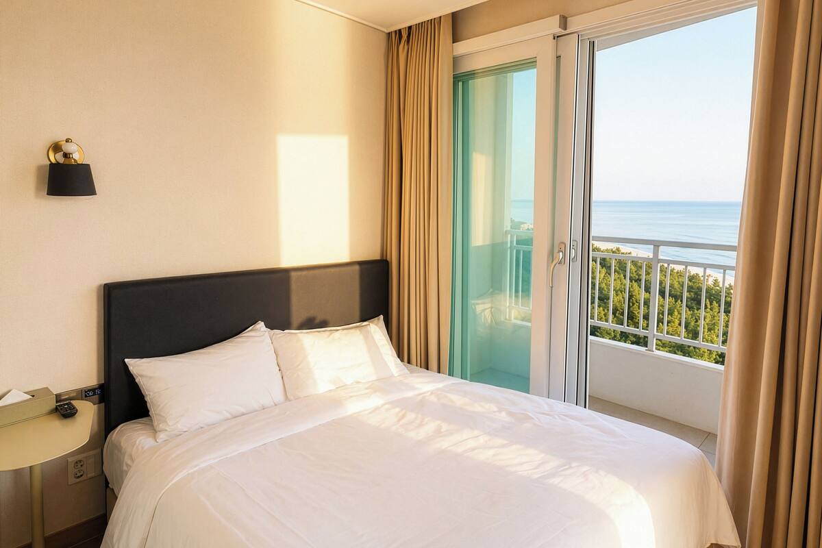 Deluxe Twin Room, Sea View | Laptop workspace, free WiFi