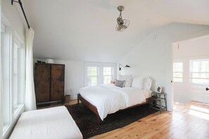 Room - •Peaceful Private Freeport 2 BR Home on the Ocean• (Freeport)