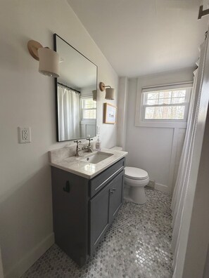 Bathroom - •Peaceful Private Freeport 2 BR Home on the Ocean• (Freeport)