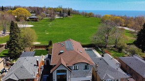 Exterior - Spacious Luxury Home Walk to Bluffer's Park (Toronto)
