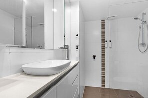 Hair dryer, towels, soap, shampoo - Golden Hour at The Mediterranean | Burleigh Beach (Gold Coast)