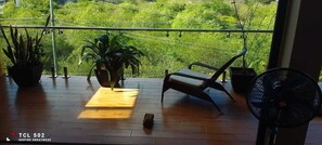 Vila Deluks, pemandangan kebun | Teras/patio