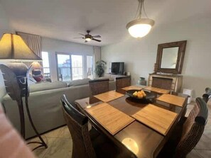 Dining - Spacious Coastal Escape for Family Getaways (Miramar Beach)