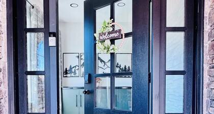 Gorgeous two-bed suite + bonus media room and sleeping loft in updated duplex