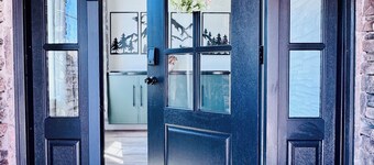 Gorgeous two-bed suite + bonus media room and sleeping loft in updated duplex