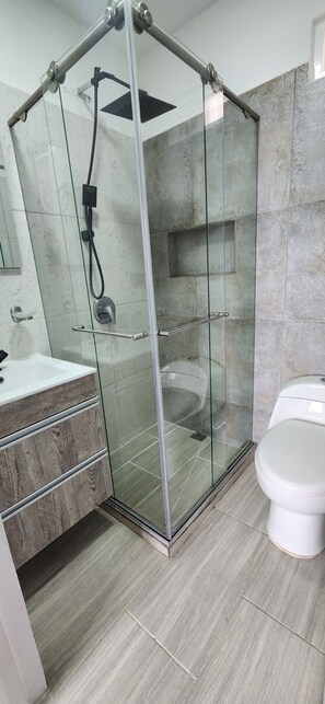 Handtücher, Seife, Toilettenpapier