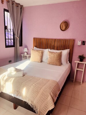 WiFi, bed sheets - Casa Lina, Valladolid, Yucatán (VALLADOLID)