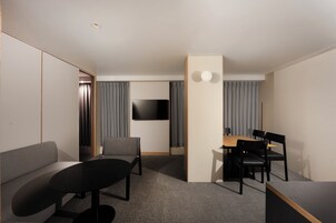 Premier Suite | Premium bedding, down duvets, Select Comfort beds, in-room safe