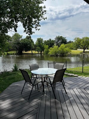 Outdoor dining - Large Vacation Home in welcoming Jenks, close to major attractions & dining (Jenks)
