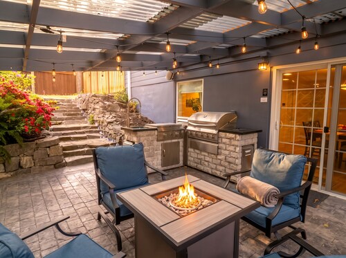 College Hill Hideaway | Near UO, Fire Table