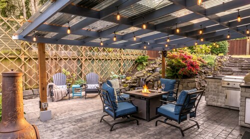 NEW! College Hill Hideaway | Near UO, Fire Table