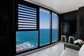 Interior - Incredible Views in 2b Luxury Home in Meriton (Surfers Paradise)