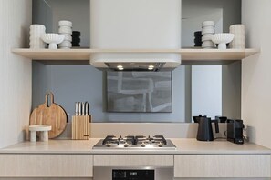 Refrigerador, microondas, horno y lavavajillas 