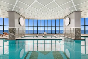Pool - High Rise 3b luxury large Apartment (Surfers Paradise)