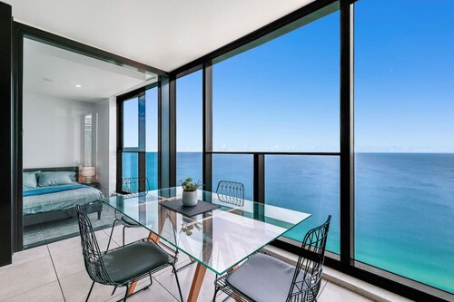 Stunning Beachfront level48 with parking /L