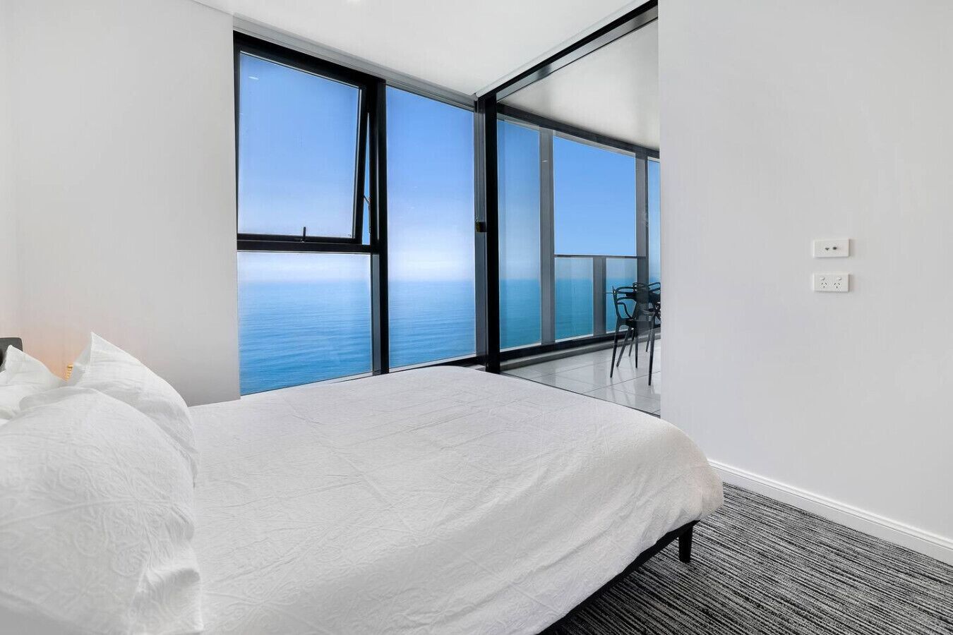 Ocean View/beachfront Level 49 With Parking. Mg - Gold Coast