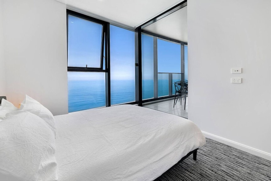 Ocean View/beachfront Level 49 With Parking. Mg - Gold Coast