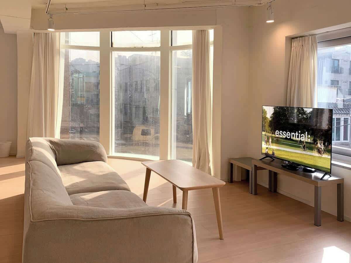 TV, offices