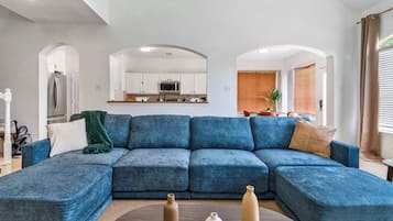 Fernseher, Kamin, Arbeitsbereiche